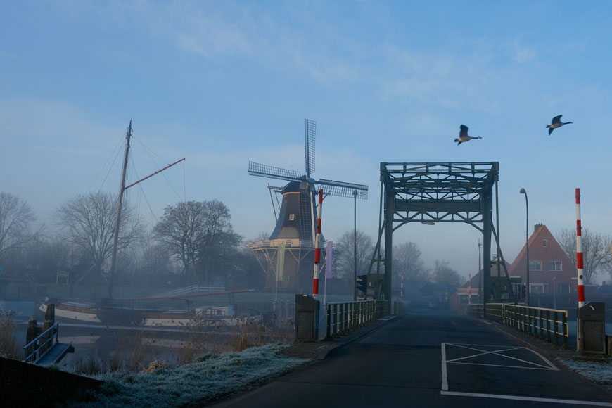 IJzeren ophaalbrug in Garnwerd